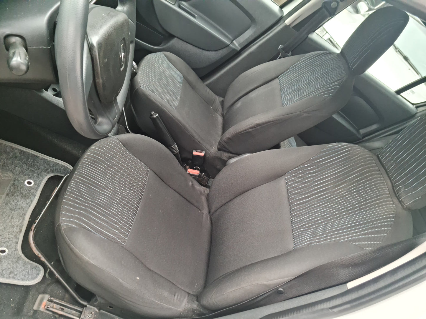 Renault Logan 1.0