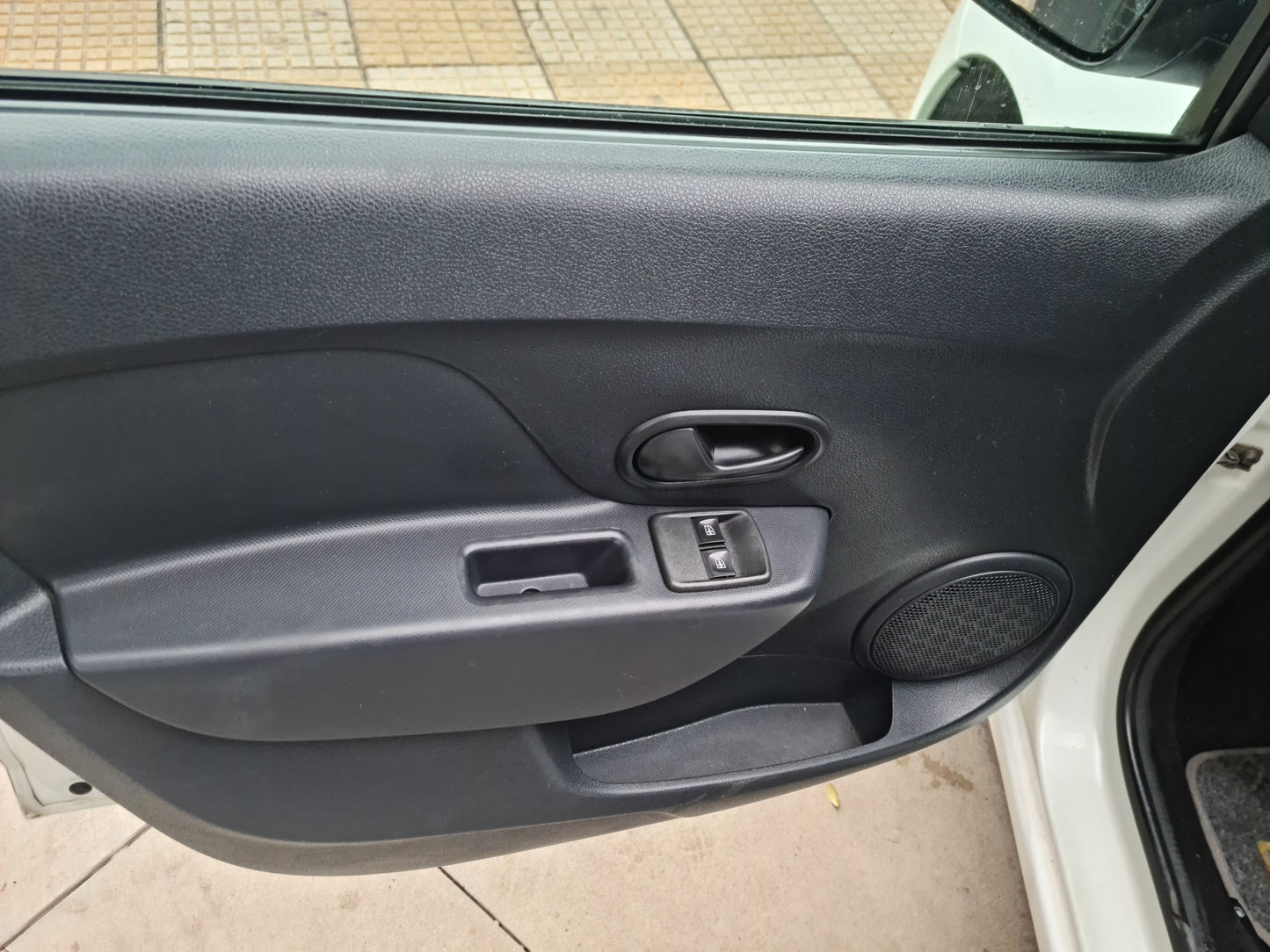 Renault Logan 1.0