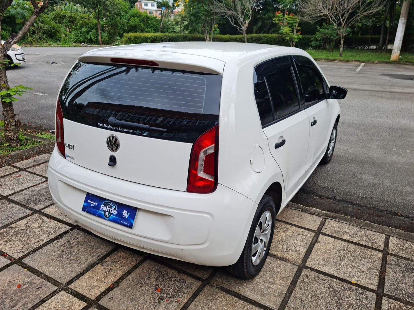 Volkswagen Up 1.0 12v Bluemotion E-flex Take Up!