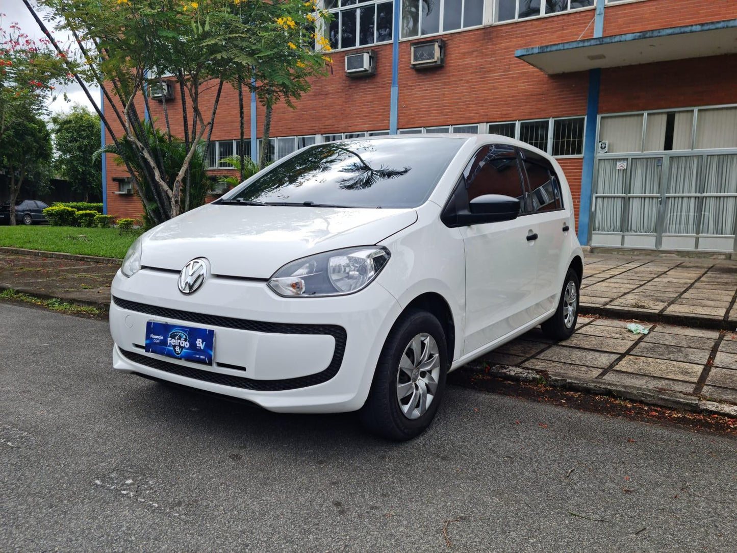 Volkswagen Up 1.0 12v Bluemotion E-flex Take Up!