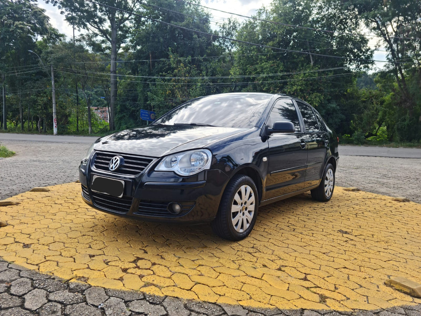 Volkswagen Polo 1.6 Sedan