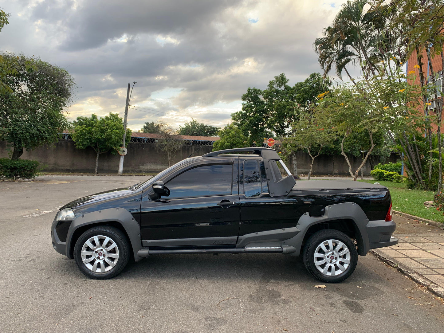 Fiat Strada 1.8 Flex Ce Adventure